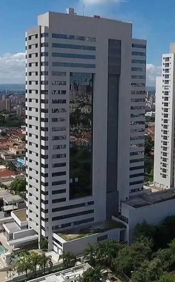 Trio Office Ribeirão, localizado em uma das principais avenidas de Ribeirão Preto, na Av. Pres. Vargas, 1265 - 5° Andar - Jardim Sao Luiz. Condomínio que abriga uma unidade da Smart Rooms Coworking com salas privativas reservadas por hora ou período, custo flexível, 6 elevadores inteligentes (1 de serviços), acessibilidade, estacionamento, e sala de espera sofisticada. Localização central que combina conforto, segurança e economia.