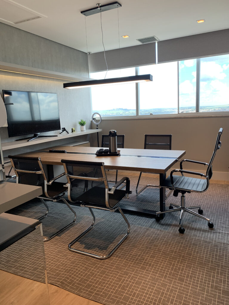 Sala de Reunião para 5 pessoas da Smart Rooms Coworking