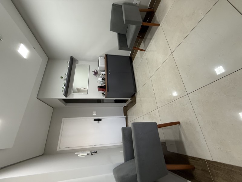 Sala de espera da Smart Rooms no Trio Office Ribeirão - 5º andar