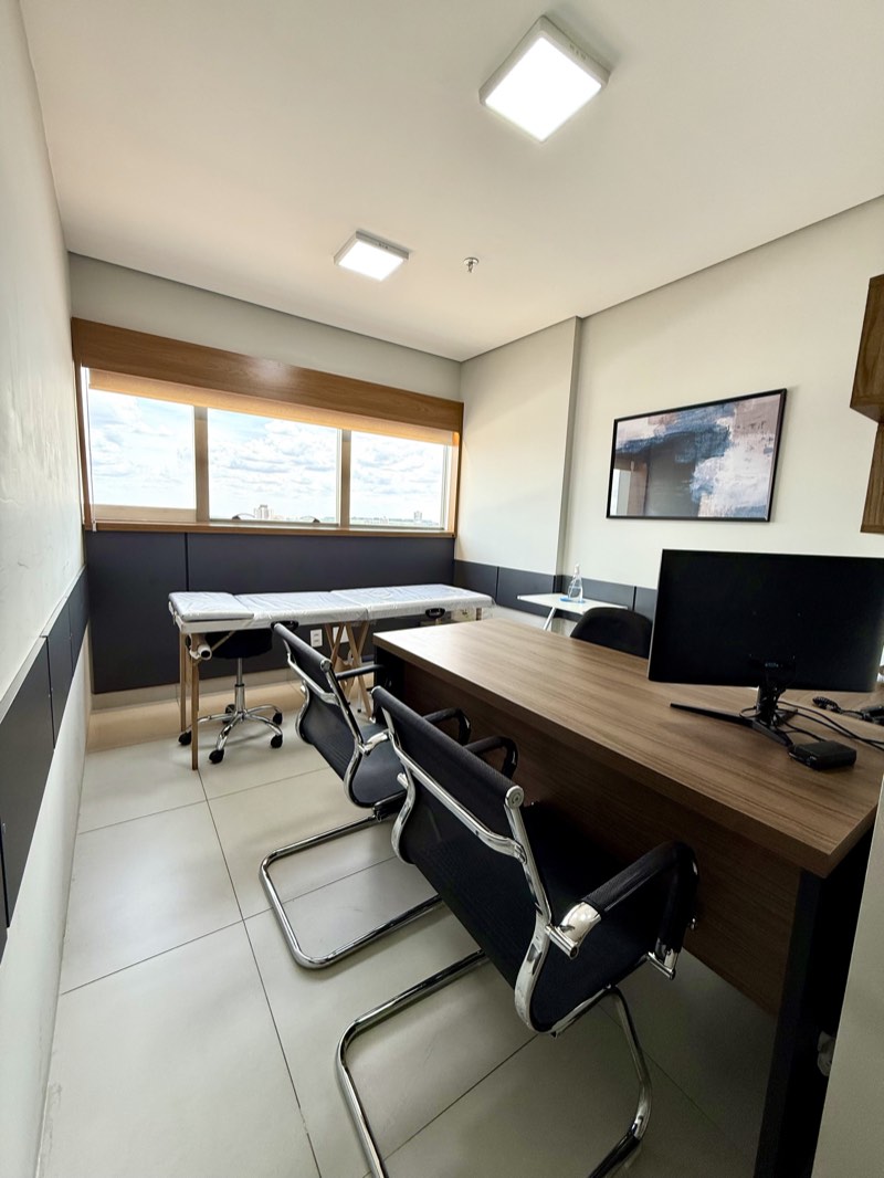 Sala 14 com maca no coworking High Business Franca